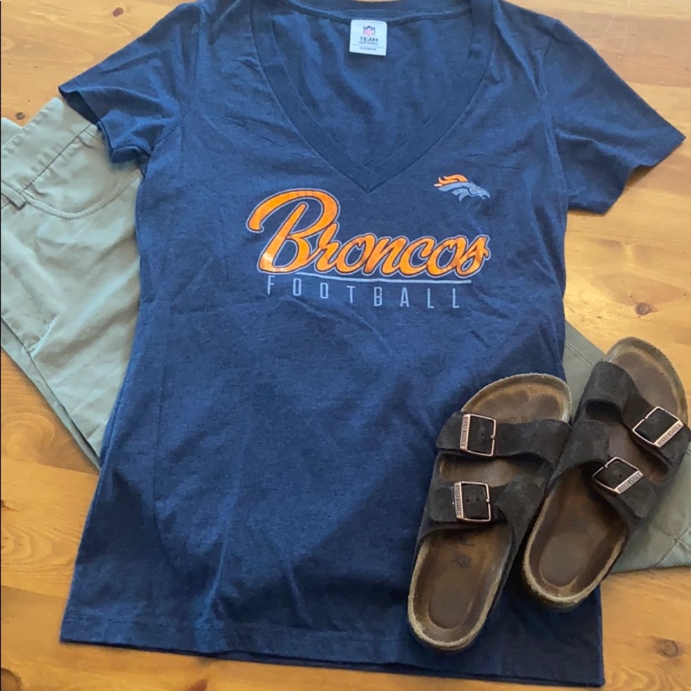 DENVER BRONCOS Women’s Large V-Neck Short Sleeve Tee T-Shirt NFL 3/$20 Sale!